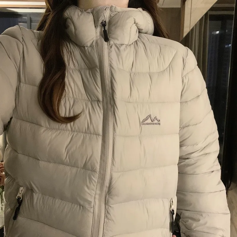 Women's Winter Lightweight Hooded Jacket Long Sleeve Loose Fit Zipper Closure Pocket Short Length Demi-Season Outerwear for
