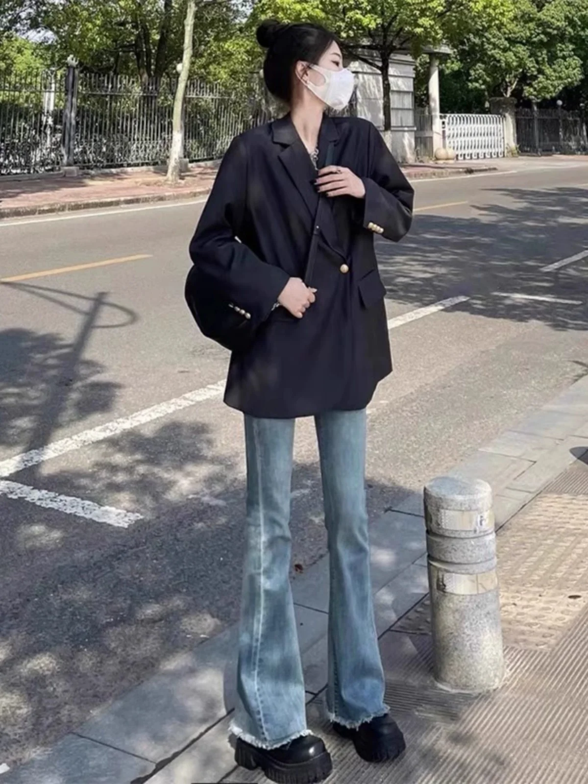 

Джинсы-клеш с высокой талией для женщин, весна-осень, большие размеры, новые, с эффектом потертости, стройнящие, в пол, модные