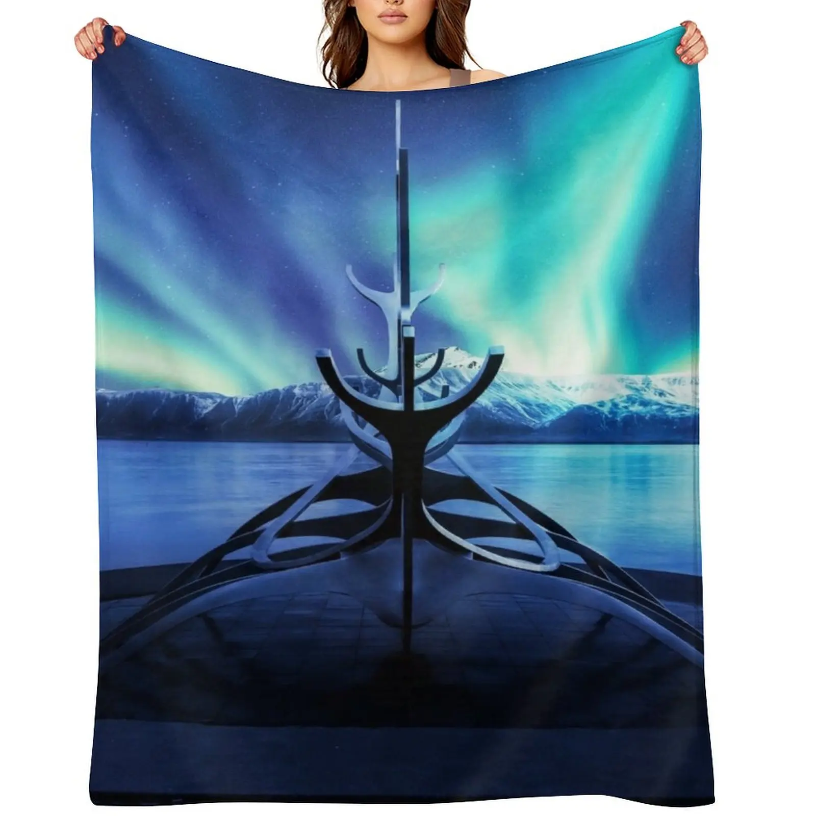 

Northern Lights at Sun Voyager Iceland Throw Blanket warm winter Luxury Stuffeds blankets ands Blankets