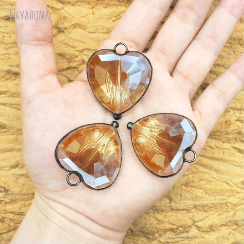 

10 шт., стразы в форме сердца, цвета шампанского