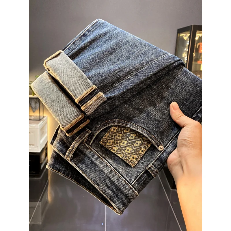 

Мужские джинсы с вышитым принтом, новинка осени 2025 года, легкая роскошная мужская одежда, модные длинные брюки на маленьких ножках