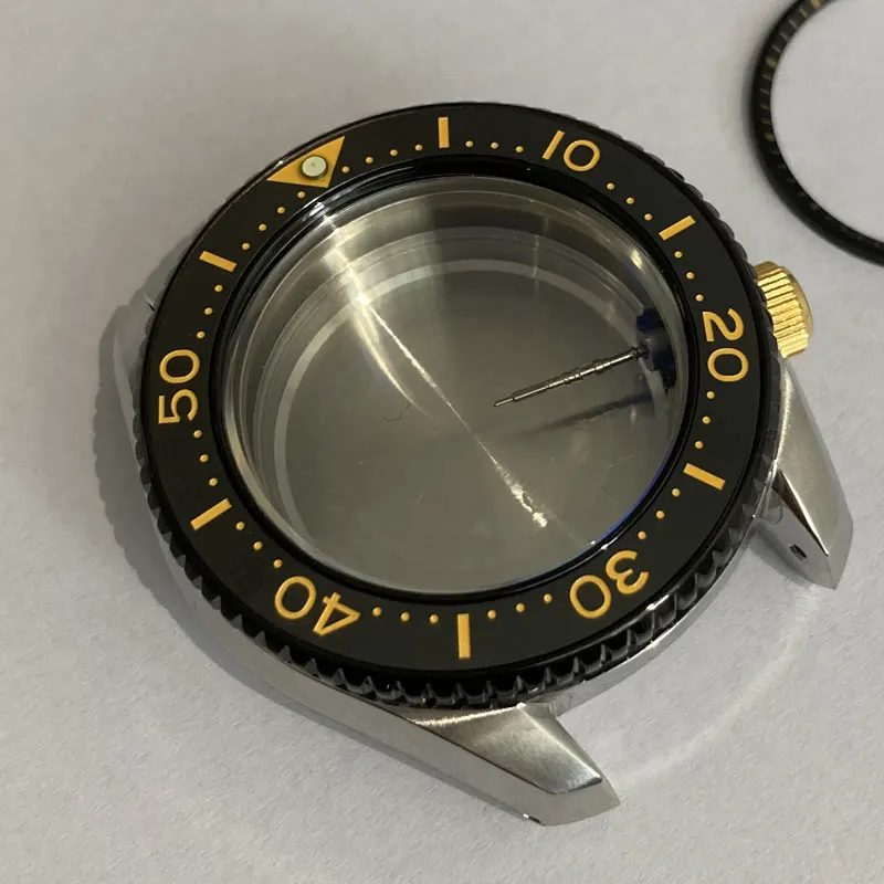 Parti dell'orologio cassa dell'orologio in acciaio inossidabile solido da 42mm cornice rivestita in PVD nero vetro zaffiro adatto per movimento NH35/36 30Bar