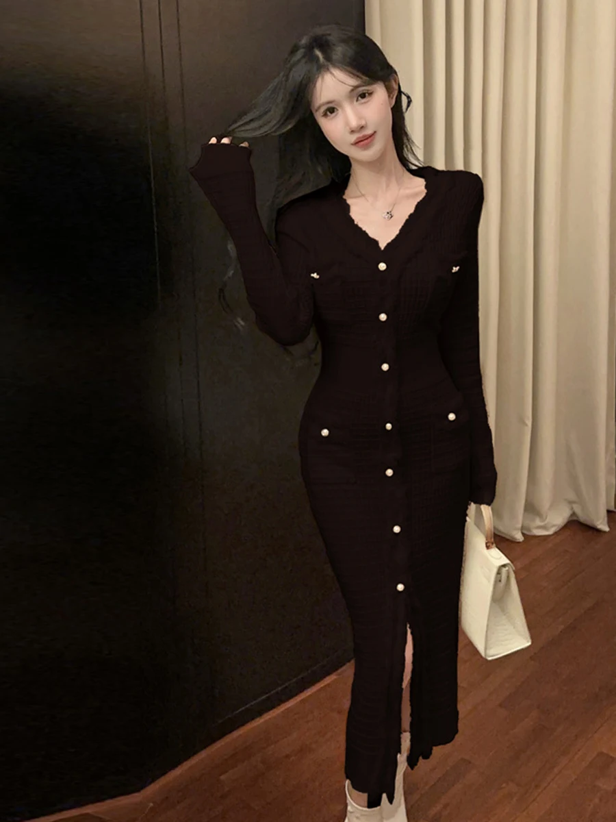 Retro Slim Fit Knitted Dress V-Neck Metal Buckle Asymmetrical Hem Splicing Open Split Waist-Cinching Women's Fashion Dress