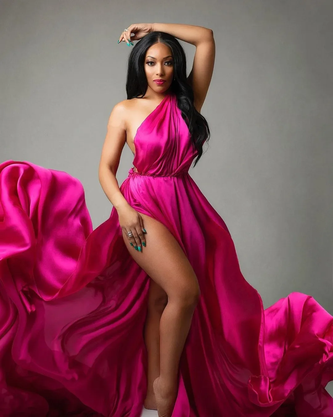 

2026 Sexy Photography Flying Evening Dress Fuchsia One Shoulder Silt Long Satin Women Prom Party Gowns Abiye Robe De Soiree