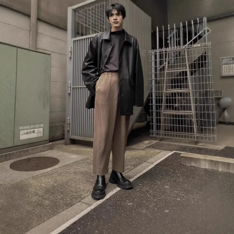 Celana Kasual Lipit Miyake 2025 Musim Gugur Terbaru Pria, Celana Panjang Lurus Tekstur Draped, Longgar, dan Lebar, Celana Kasual untuk Musim Panas