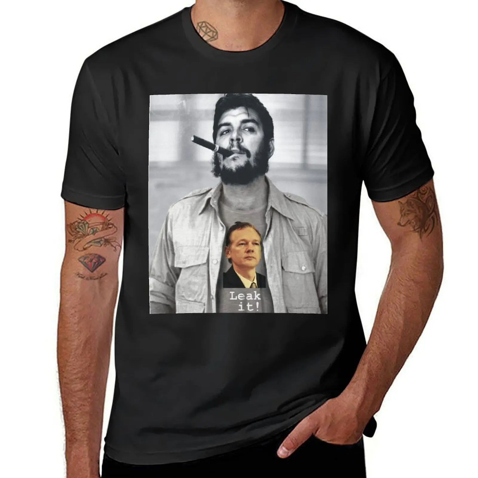 Che wears Assange! T-Shirt boys whites plus sizes mens clothing