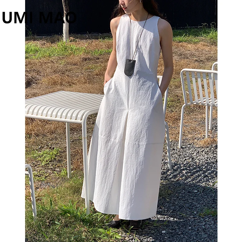 

UMI MAO Round Neck White Dress For Women 2024 Spring New Collection Waist Texture Three-dimensional Vest Long Dresses Femme