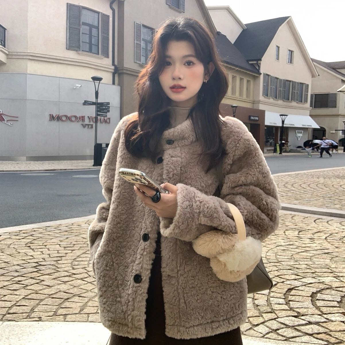 Chic ort Fem Outerwear Autumn Winter Korean Sle Furry Loose Lamb Fur Skin Inteated Warm Top Women's Faion