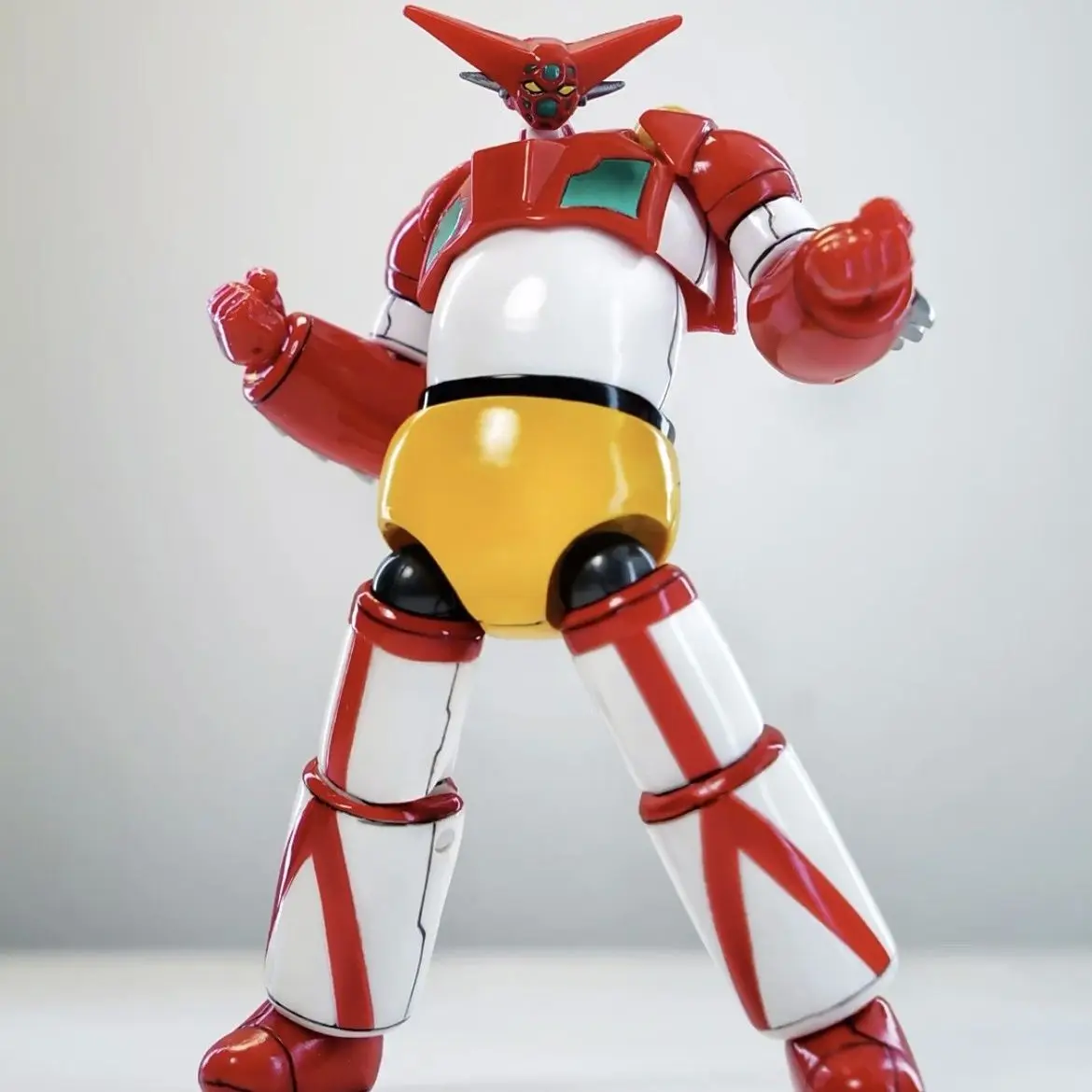 Yamaguchi No.105 Getter Robo Articulated Action Figure Revolver Joint Collectible Model For Hobbyist Desktop Display Gift