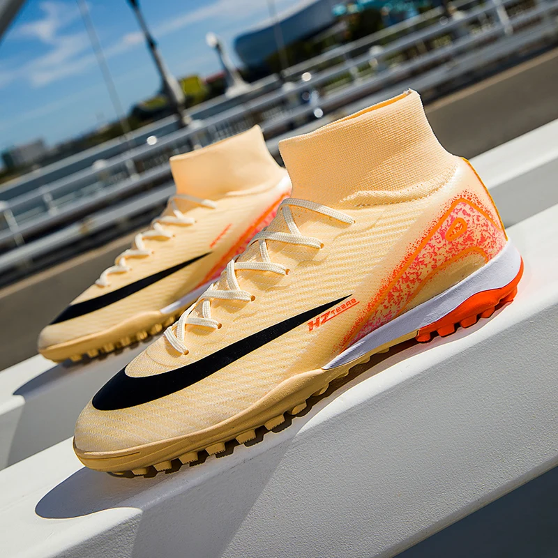 Tacos de fútbol Unisex para adultos, zapatos de fútbol profesionales, camisetas altas, transpirables, atléticos, para exteriores, interiores, zapatos con picos para hombres