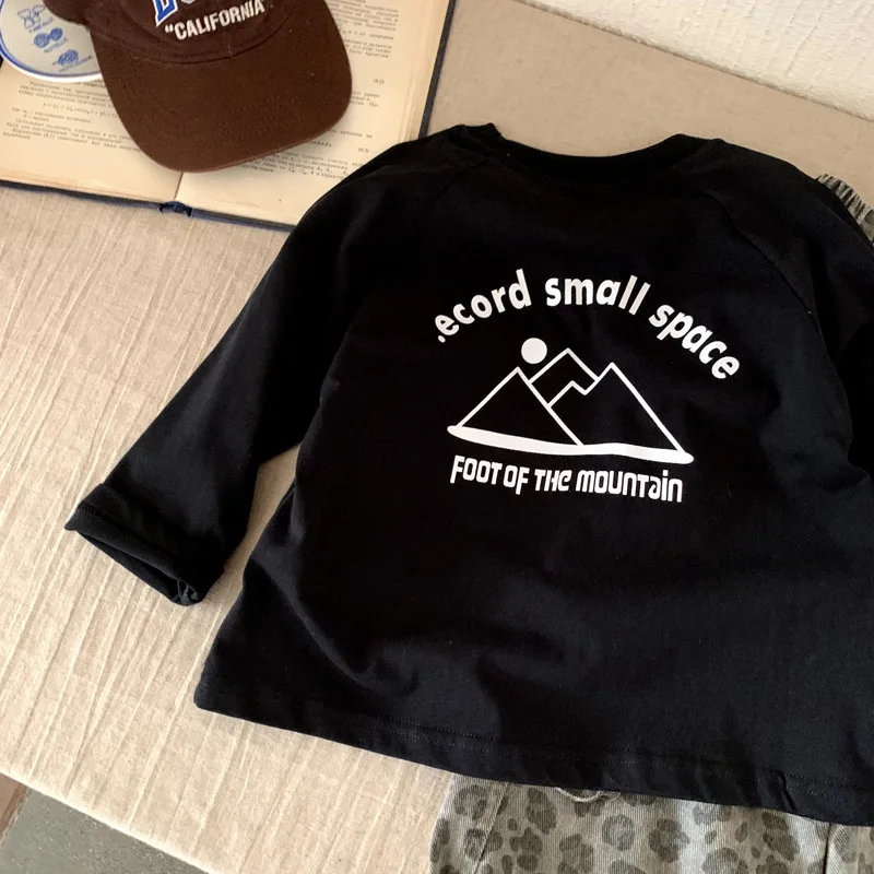 الأولاد تي شيرت 2025 الخريف الربيع الكورية نمط الاطفال ملابس موضة طباعة تنوعا قاعدة طبقة سوداء طويلة الأكمام بلايز #6