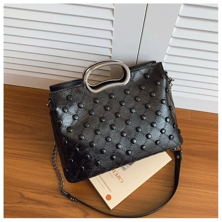 

New Large-capacity Chain Diagonal Straddle Bag for Women, High-end Niche Shoulder Bag, Fashionable Commuter Versatile Handbag