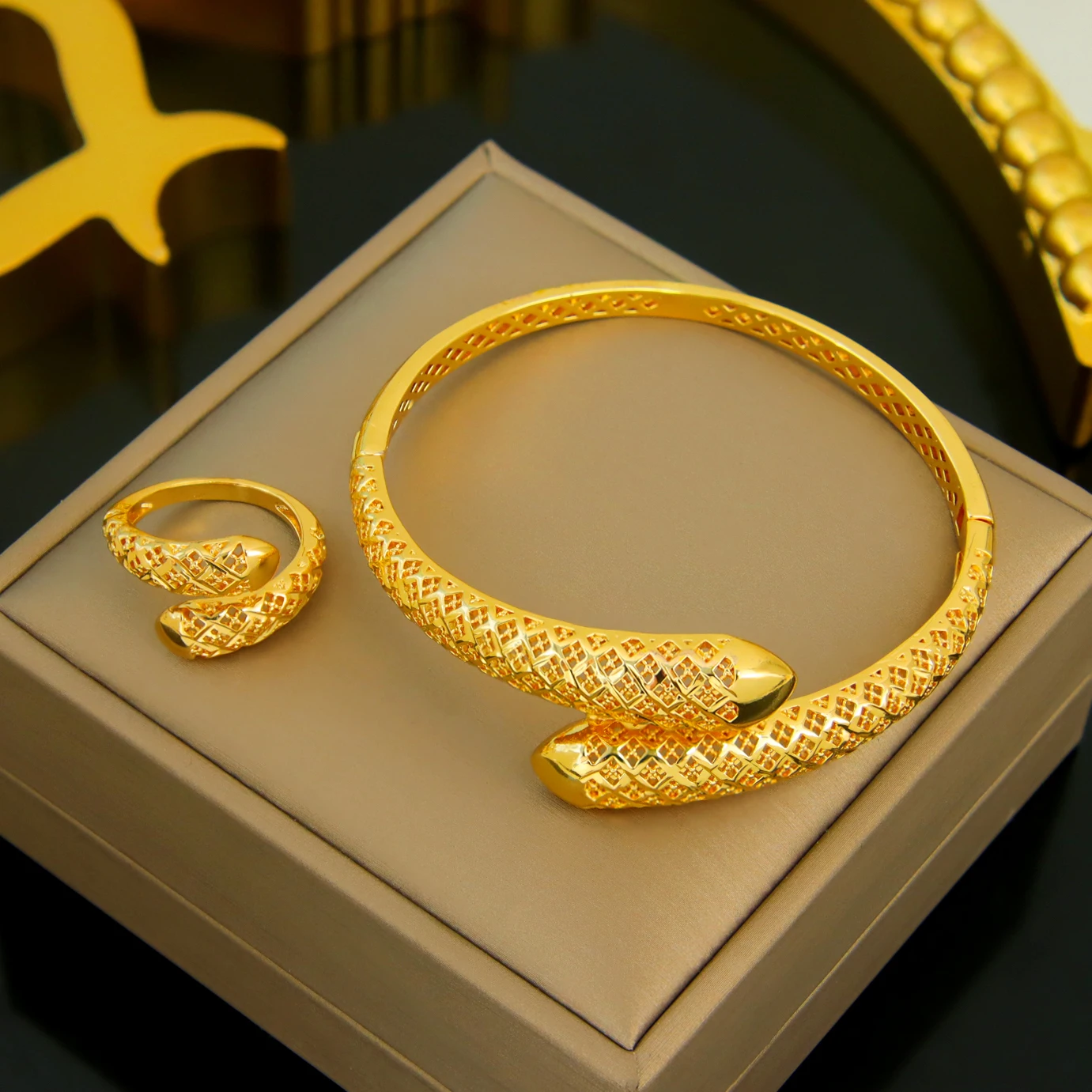 Arabischer Brautschmuck, 21k vergoldet, Habesha Mode, offene Armreifen, Ring-Set, Dubai, islamischer Damenschmuck für Veranstaltungen und Partys – Detail 8