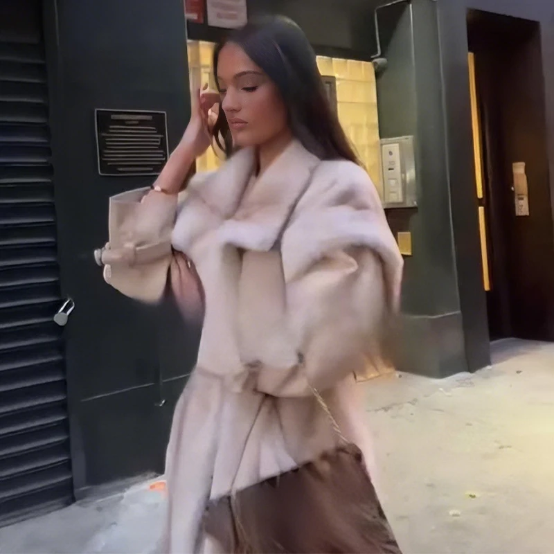 رشاقته المرأة معطف الشتاء الفاخرة فو الفراء سترة طويلة مع حزام التلبيب قصيرة الأكمام فضفاضة أبلى 2025 جديد معاطف سيدة دافئة #5