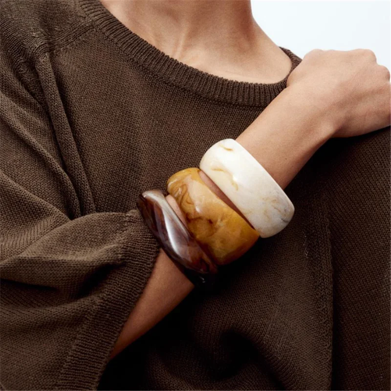 HUANZHI 3Piece Vintage Brown Geometric Resin Bracelet Set Exaggerated Different Shapes Wide Thick Stacked Wear Jewelry - view 2