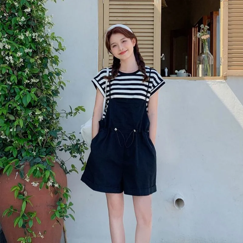 Fashionable Age Reducing Women\'s Set Summer New Casual Short Sleeve Stripe T-shirt+wide Leg Strap Shorts Two-piece Set for Women