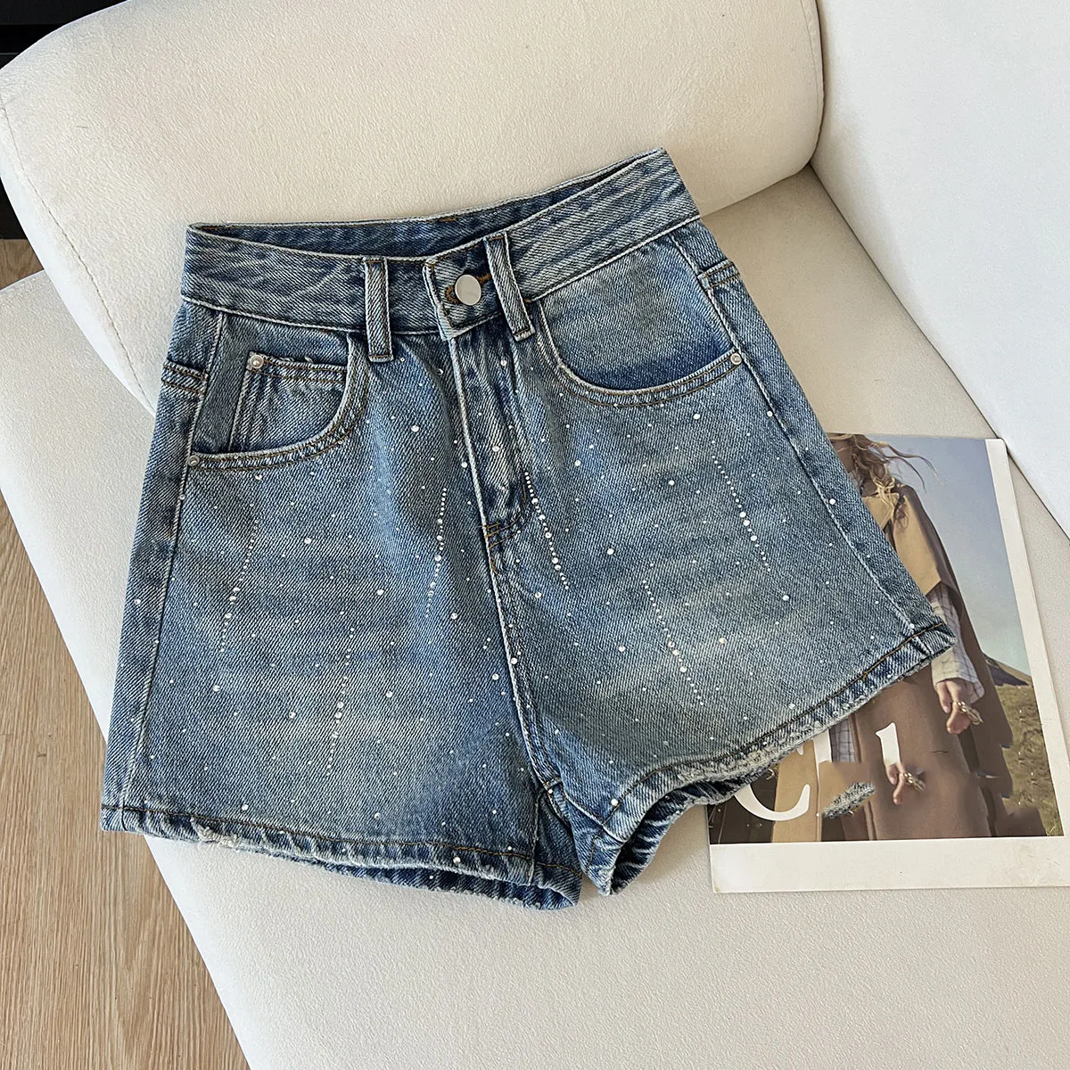 

Summer New Rhinestone Denim Shorts For Women American Casual Fashion High Street Shiny Washed Retro Female A-line Shorts