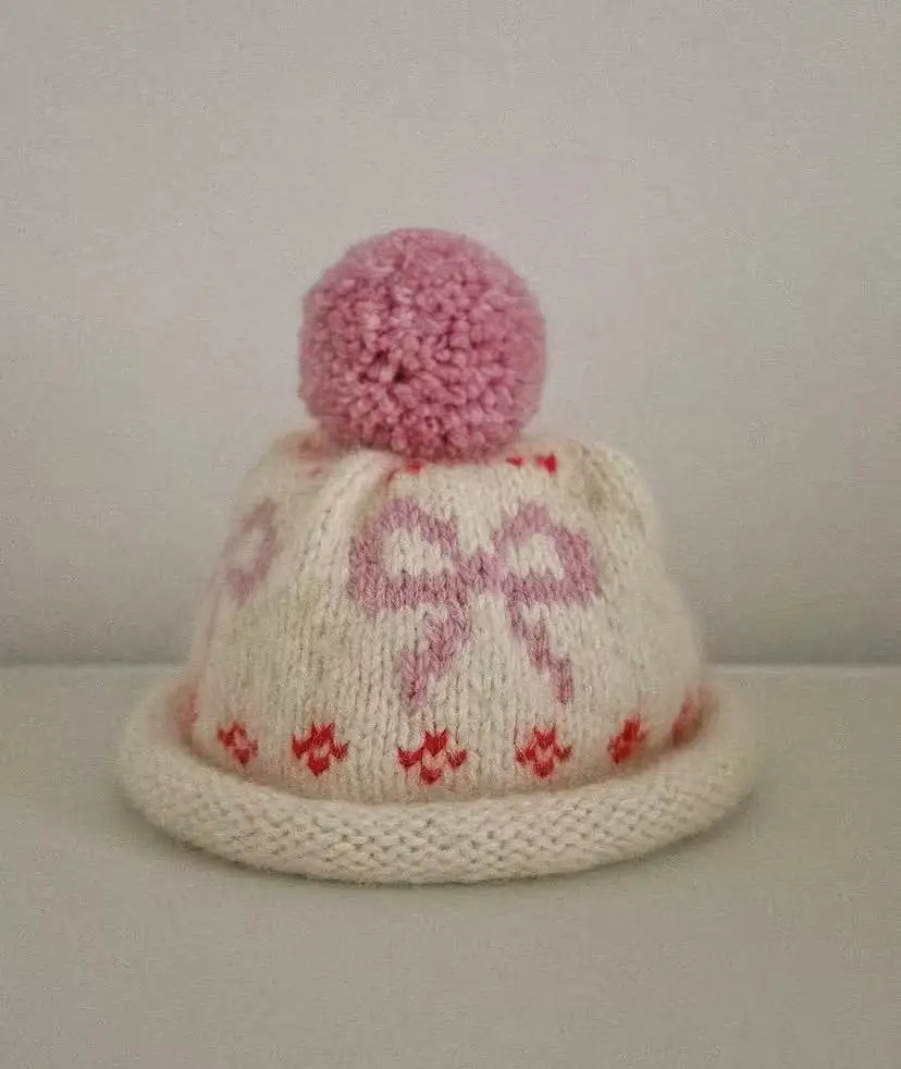 Sweet and Cute Hairball Knitted Hat for Women, Autumn Embroidered Black Fungus Edge Fisherman's Hat, Parent Child