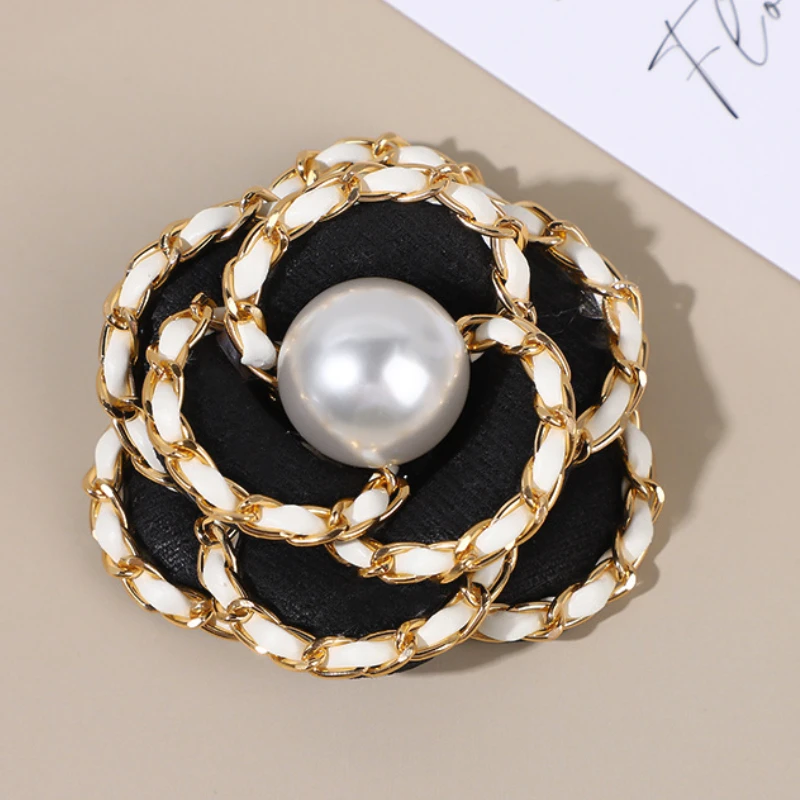 Koreanische Mode Stoff Kamelie Perle Broschen für Frauen Elegante Blumen Corsage Anstecknadeln Hochzeit Party Abzeichen Zubehör – Detail 4