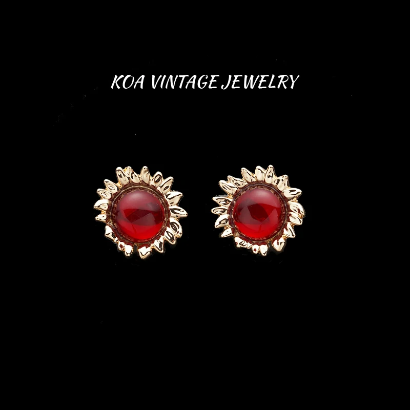 

Gold Plated French Retro Advanced Sense Popular Wine Red Gemstone Earrings Modern And Fashionable Hong Kong Style Sunflower