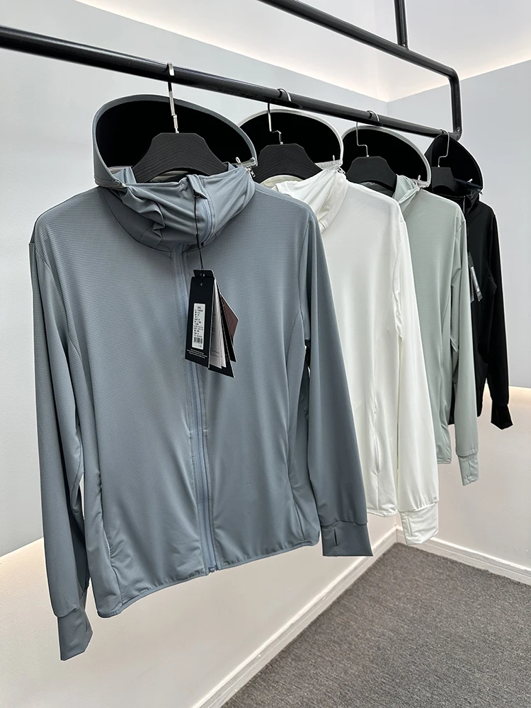 

Куртка из ледяного шелка с капюшоном, быстросохнущая, эластичная, для защиты от солнца, для активного отдыха, со съемным козырьком, UPF50+, современный дизайн, на молнии.