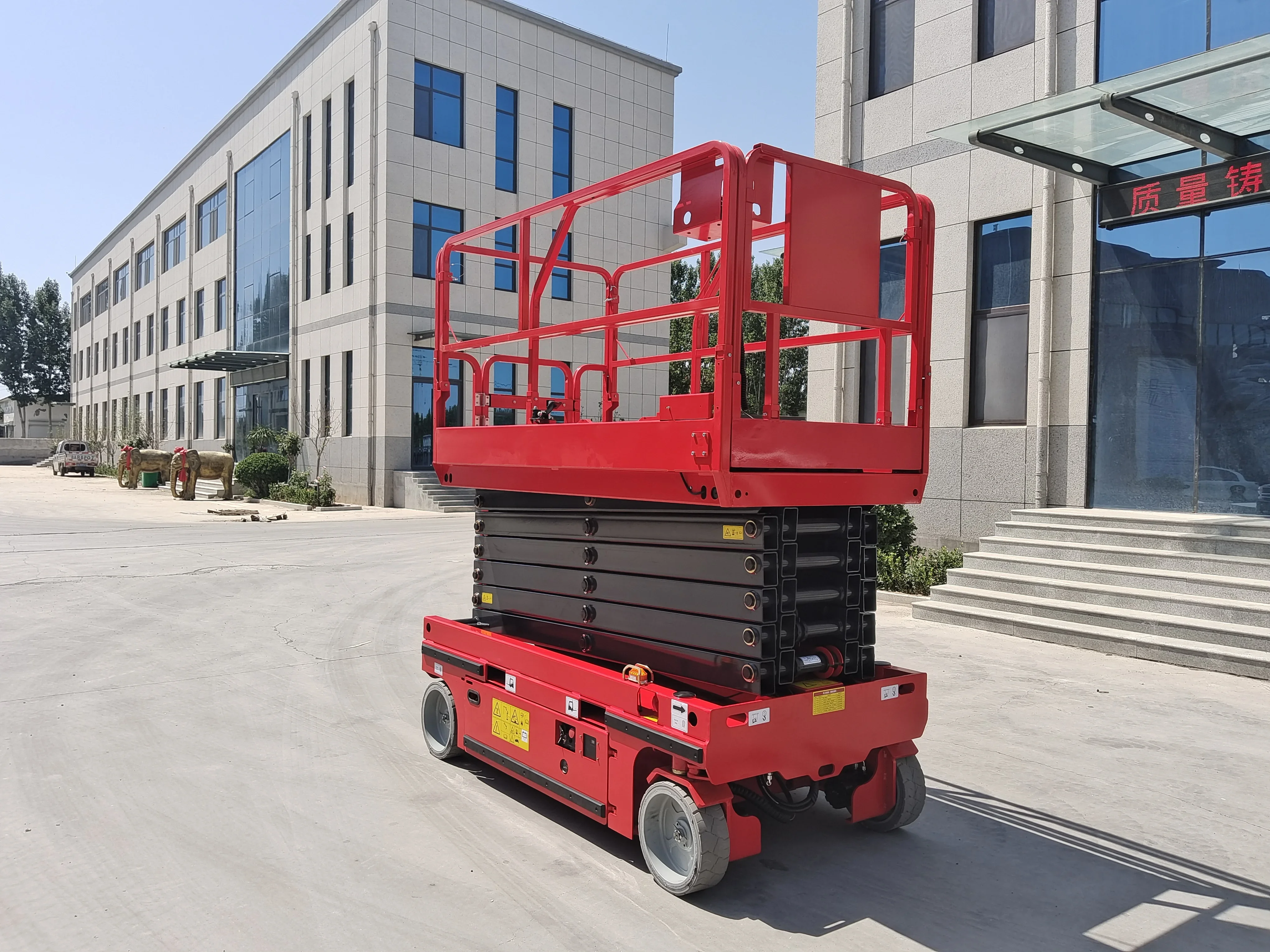 Scissor Lift Platform 6m-16m Self-Propelled Scissor Platform 300kg 500kg Aerial Work Platform