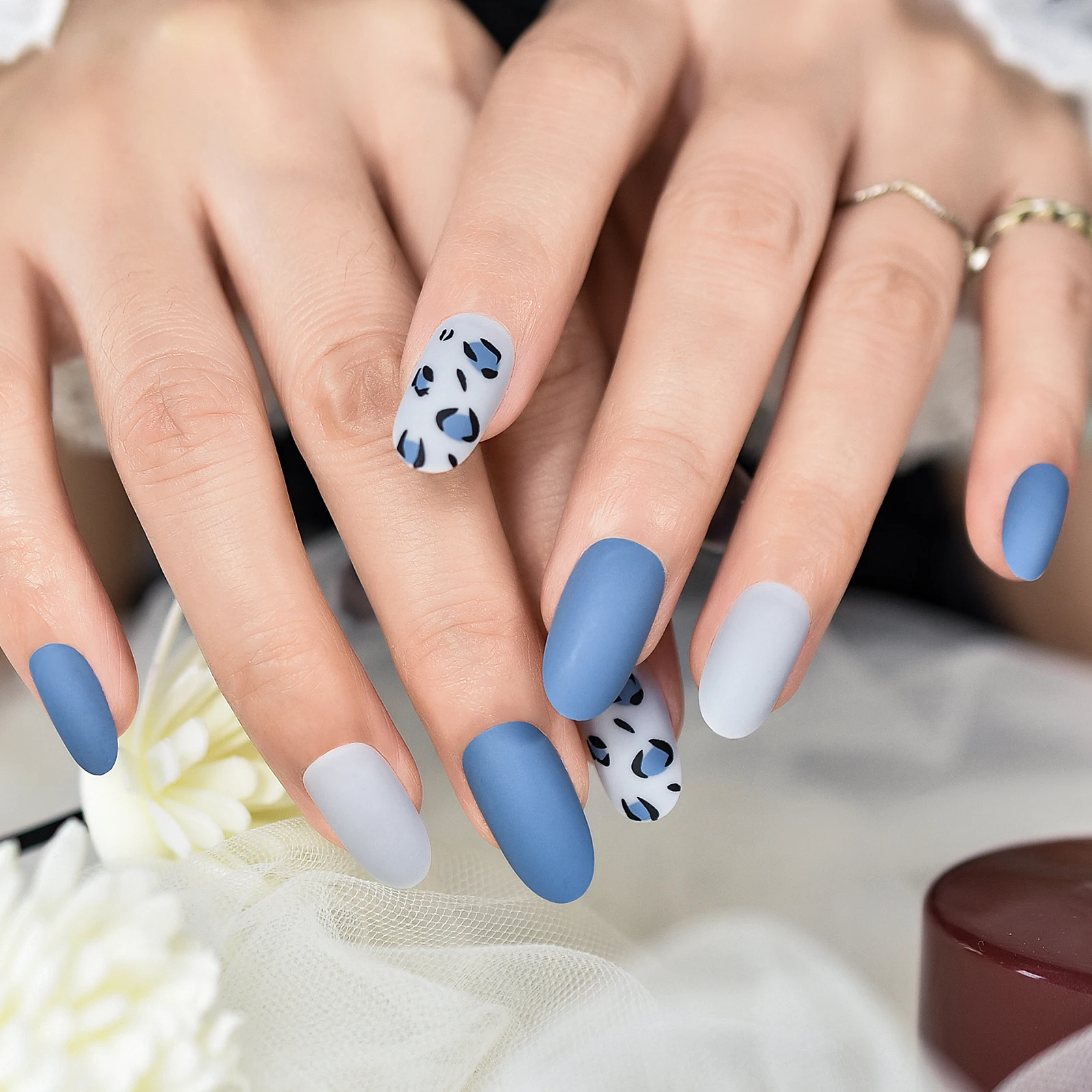 Fingernail Tips Medium Oval Nails Press On Nails Multicolor Blue White Leopard Point Matte Cover Manicure At Home False Nails