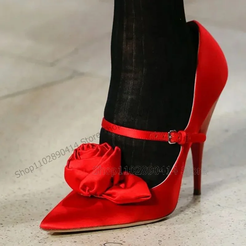 الأحمر الحرير يزين ديكور أشار تو مضخات الكاحل مشبك حزام النساء أحذية رقيقة عالية الكعب رواية المدرج 2025 Zapatos Para Mujere