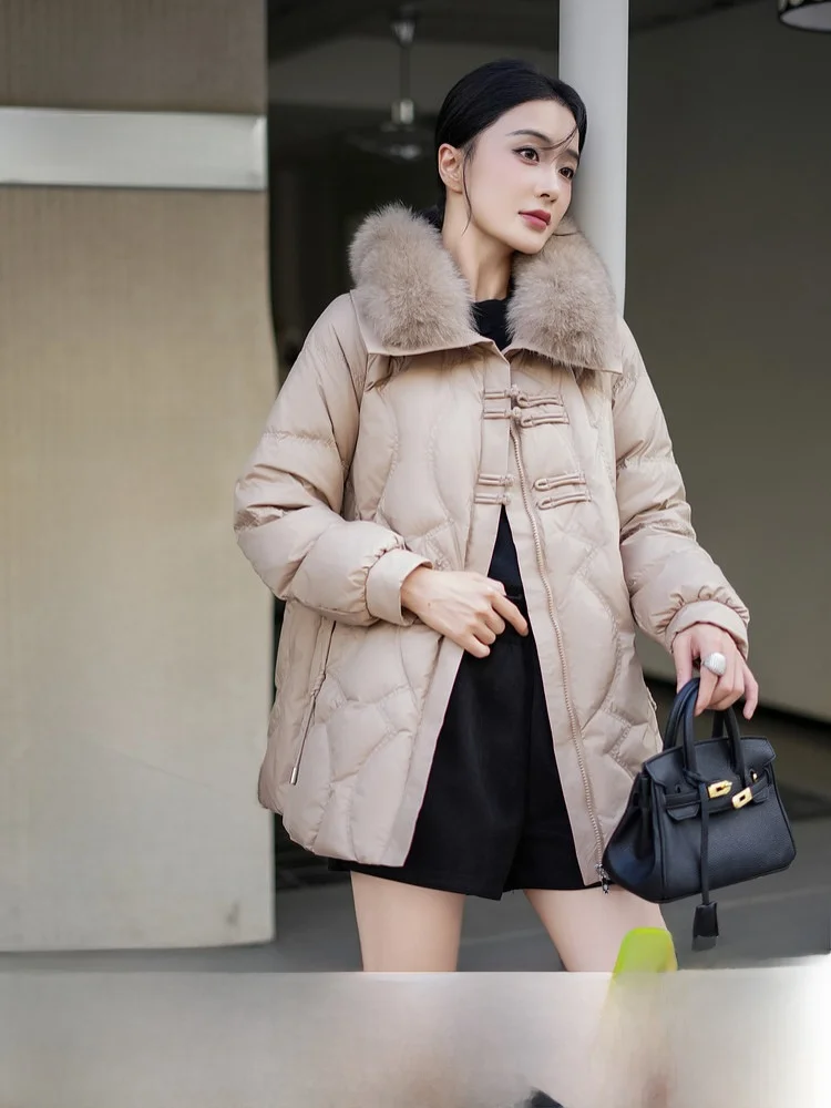 

Elegant Winter down Jacket for Women with Large Fur Collar Mom Style Outdoor Warmth Windproof Chinese Ethnic Fashion