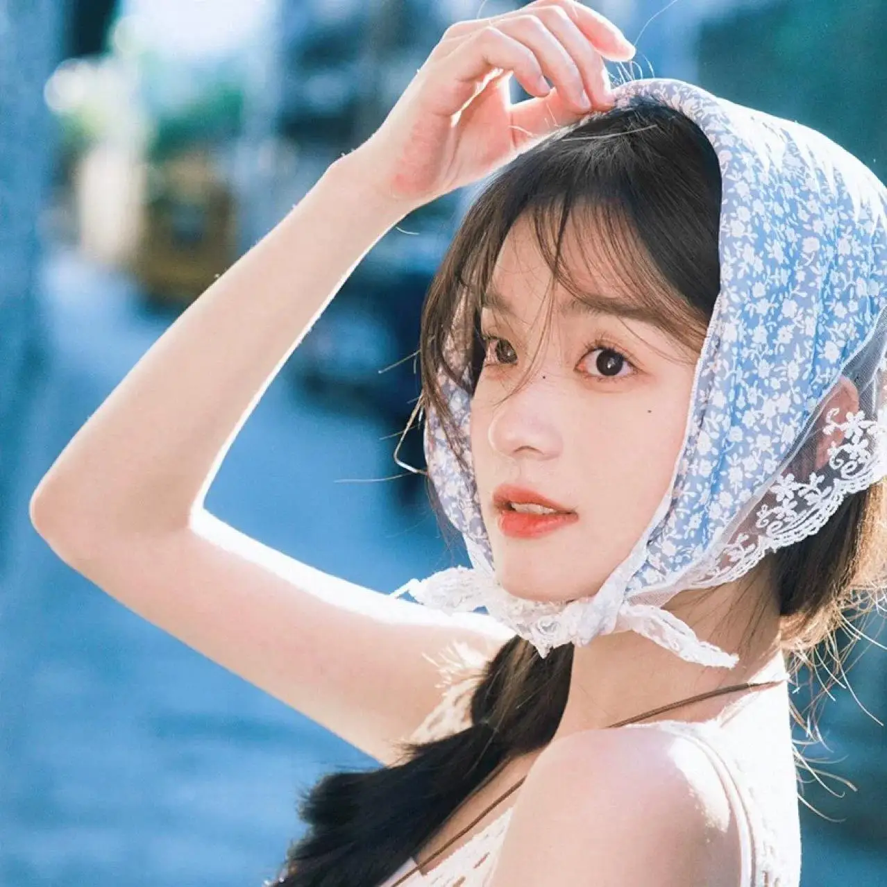 

INs Fashion Lace Trim Triangle Headscarf Sweet Floral Handkerchief For Women Turban Sunscreen Headwrap Travel Photo Headband