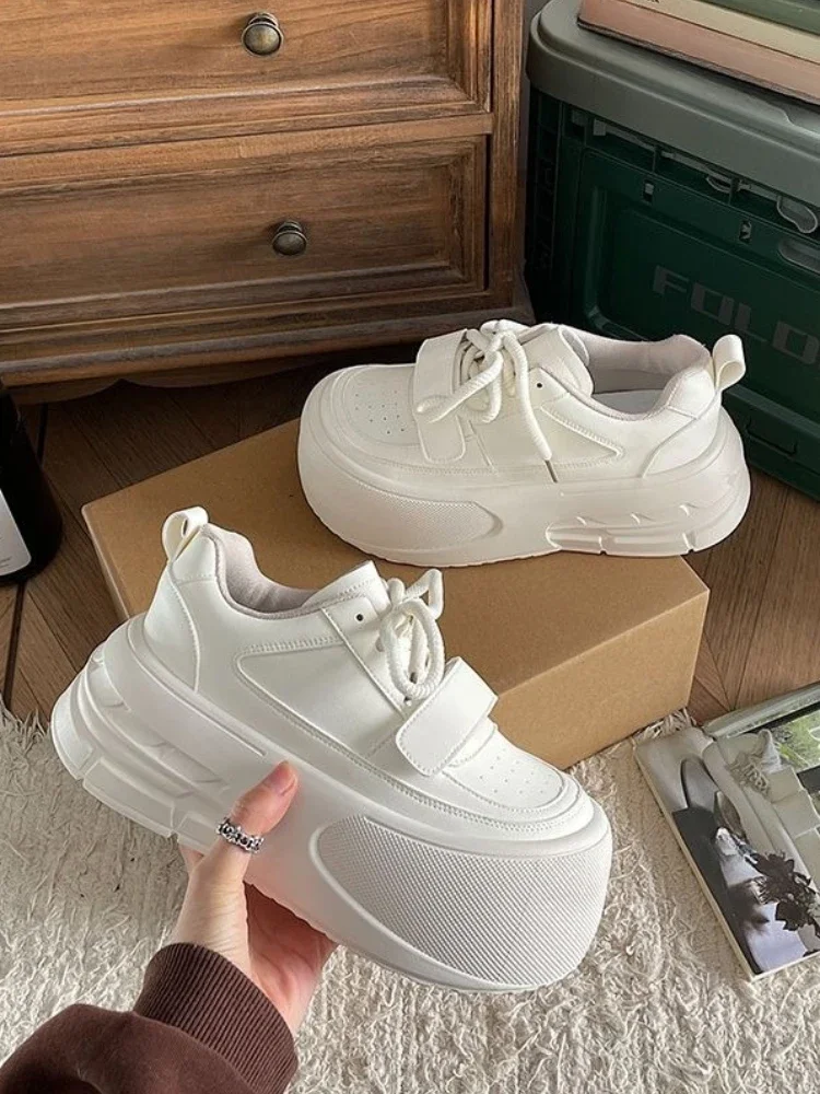 

Lightweight Retro Thick Sole White Sneakers Women 2025 Spring New Style Height Increasing Sports Footwear