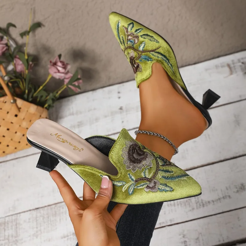 

Fashion Velvet Embroidery Flower Mules Woman Elegant Shoes Pointed Closed Toe Slippers Slip on Slides Female High Heels Sandals