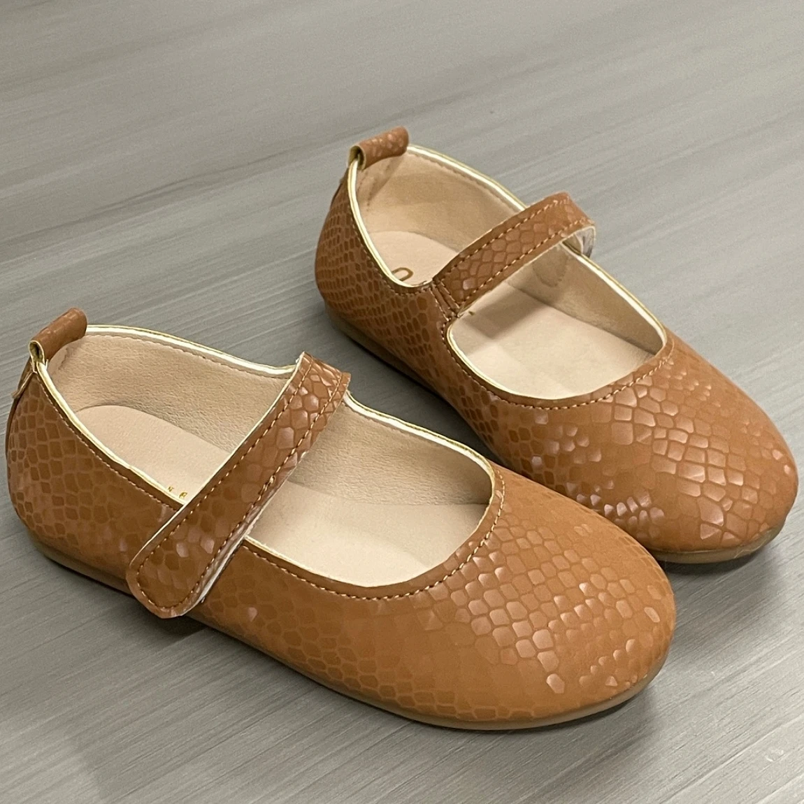 Xingliupi New Arrival Simple Women's Shoes High Quality Casual Shoes Fashion Popular Children's Dance Shoes Leather Girl's Shoes