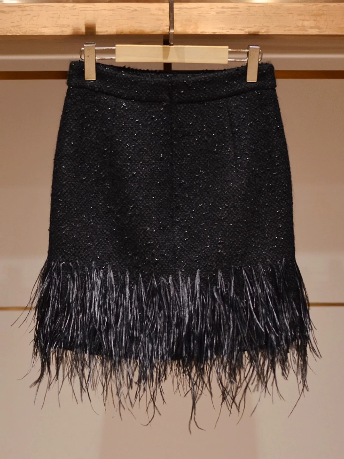 Ostrich Feather f Skirt Women's Ele 2025 New Coarse Tweed Hepburn Tassel High Waist Slimming Bodycon Skirt