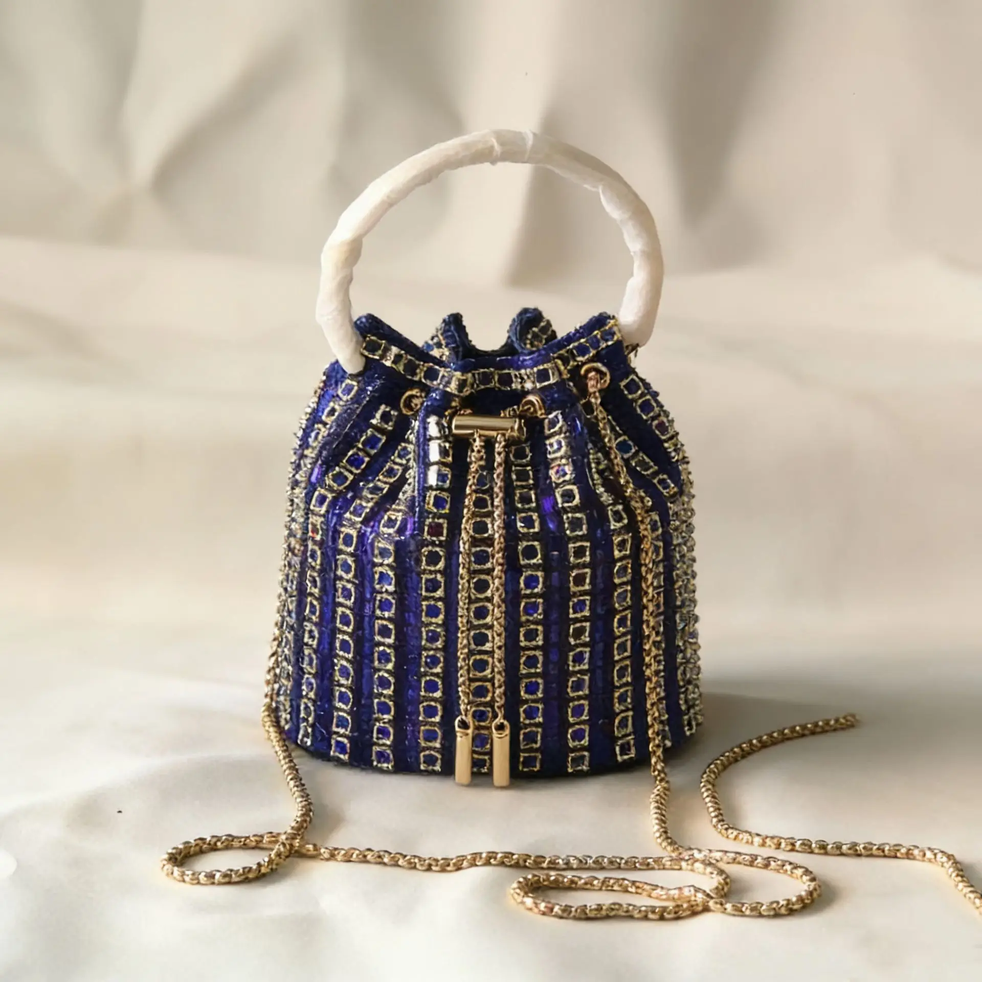 2026 new dinner bag with diamond fringed handbag chain simple full diamond bucket bag single shoulder oblique span bag