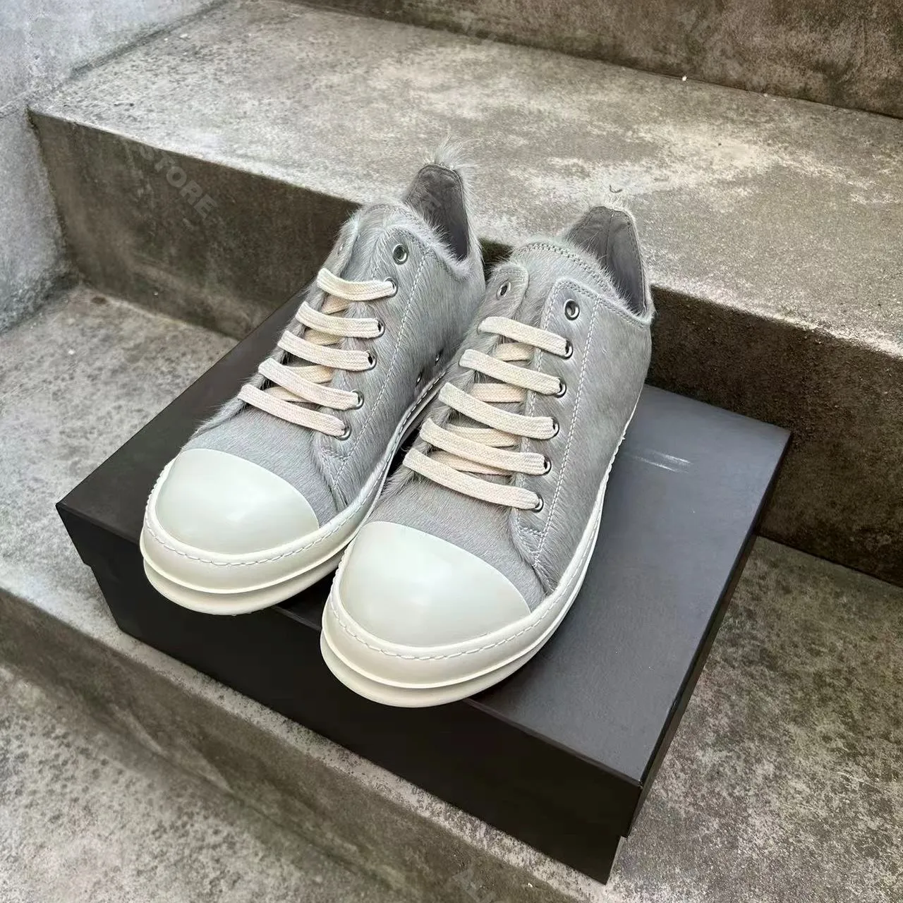 

Casual Men Shoe Horsehair Women Sneaker Grey Leather Low Top Lace Up Shoe Luxury Designer Brand Trainer Thick-sole Flat Shoe