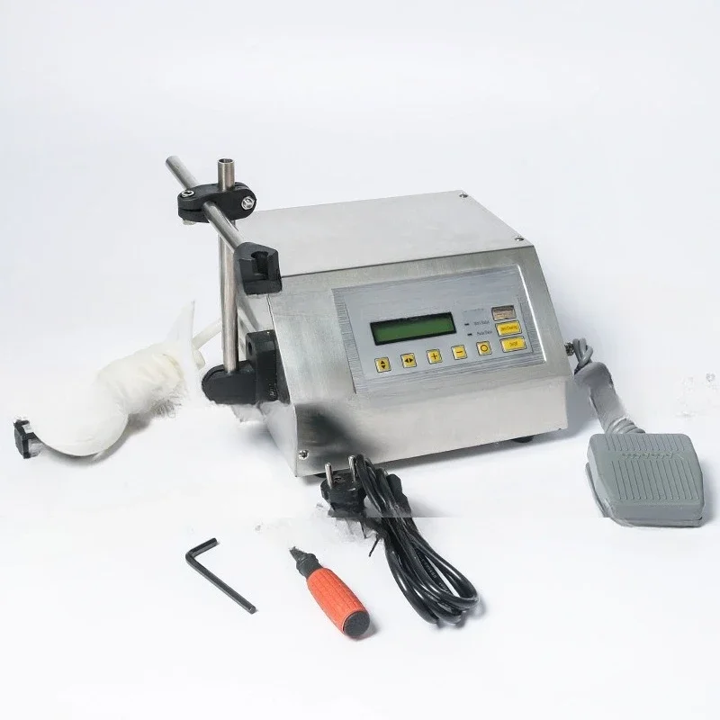 Small numerical control liquid filling machine GFK-160 quantitative juice beverage