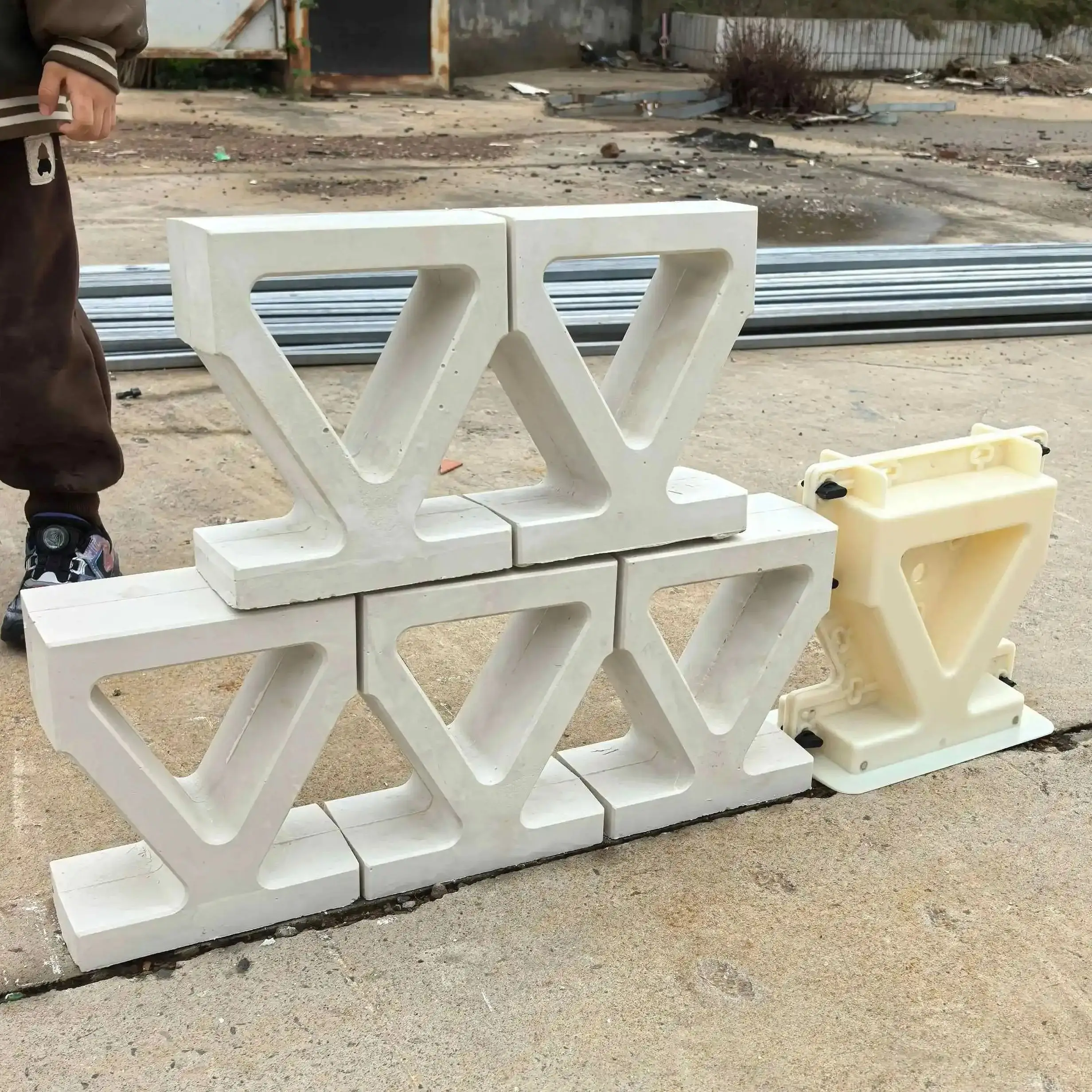 Triangular hollow brick decorative double-sided plasticmold for wall building cultural shaped walls riverbankslope decoration