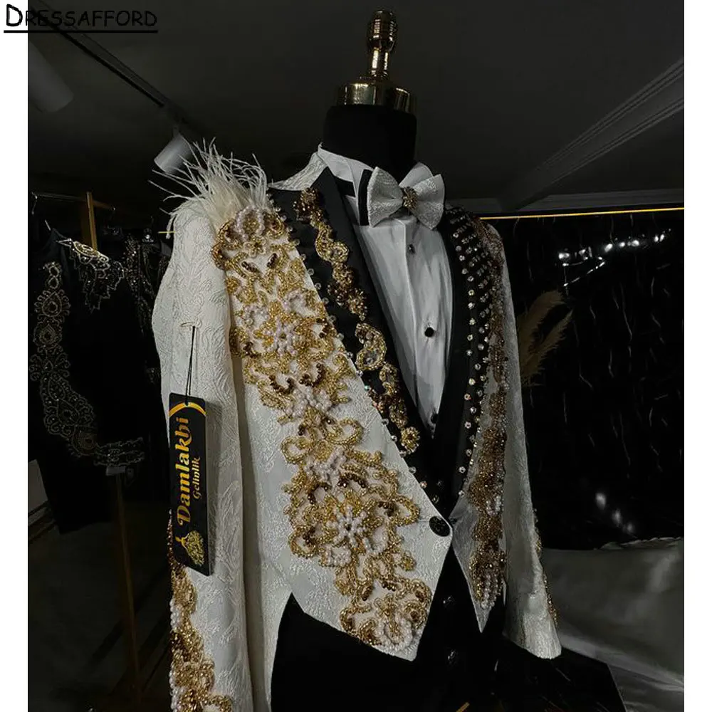 Luxury Jacquard Men Suits For Wedding Groom Tuxedos Gold Pearls Beading 2 Pieces Jacket Pants Prom Blazers Customized