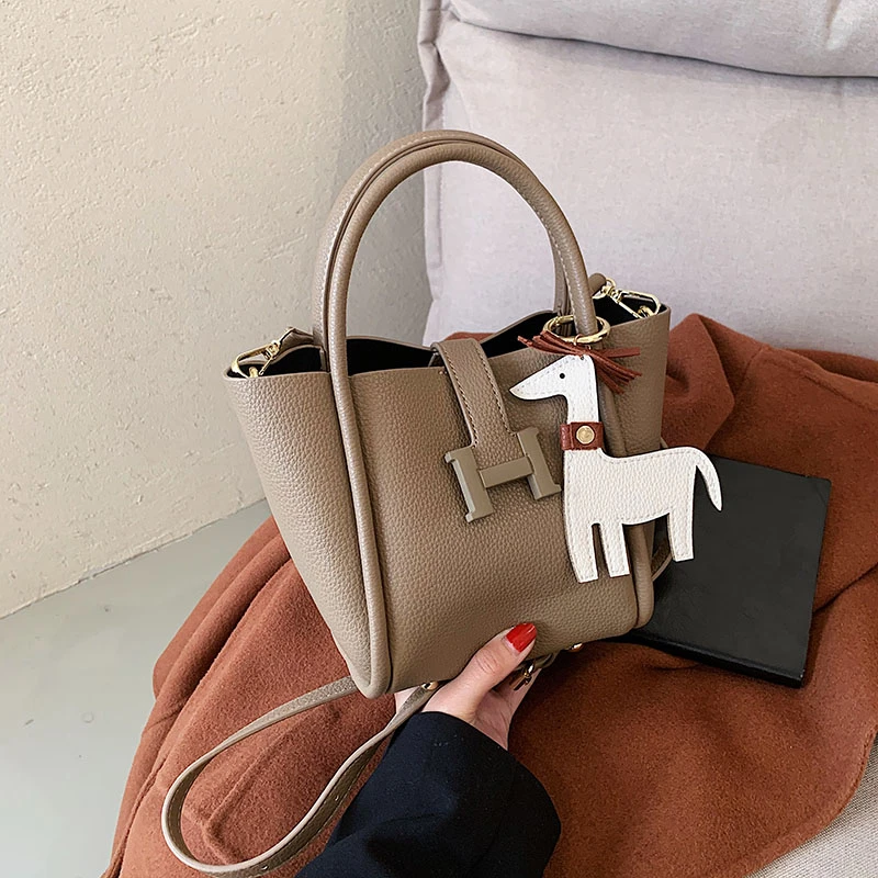 

Elegant Classic Designer Inspired Clutch Bag For Women Mini Size Paris Fashion With Minimalist Solid Color Unique