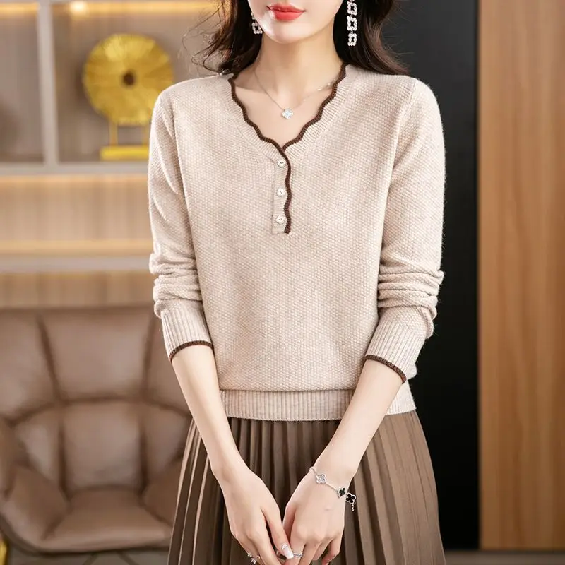 

New Slim V-neck Sweater Middle-aged Elderly Mothers Spring Autumn Thin Versatile Long-sleeved Fashionable Casual Top