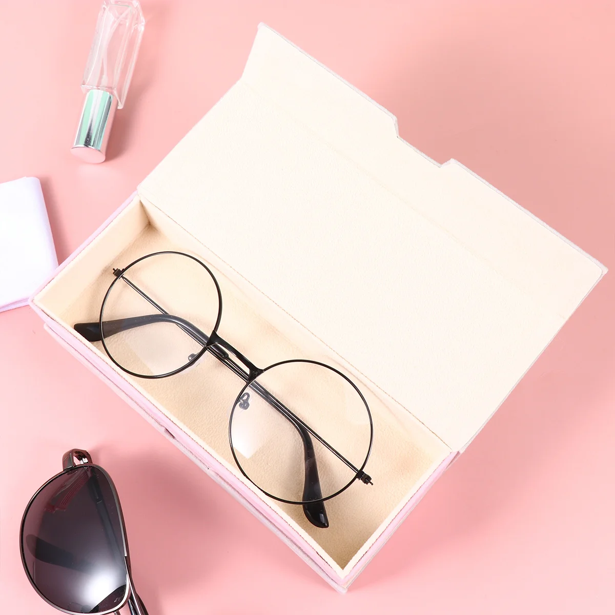 

Fashion Double Layer Sunglasses Case Portable Eyeglasses Storage Box Slim Fabric Design Protective For All Sizes (Beige)