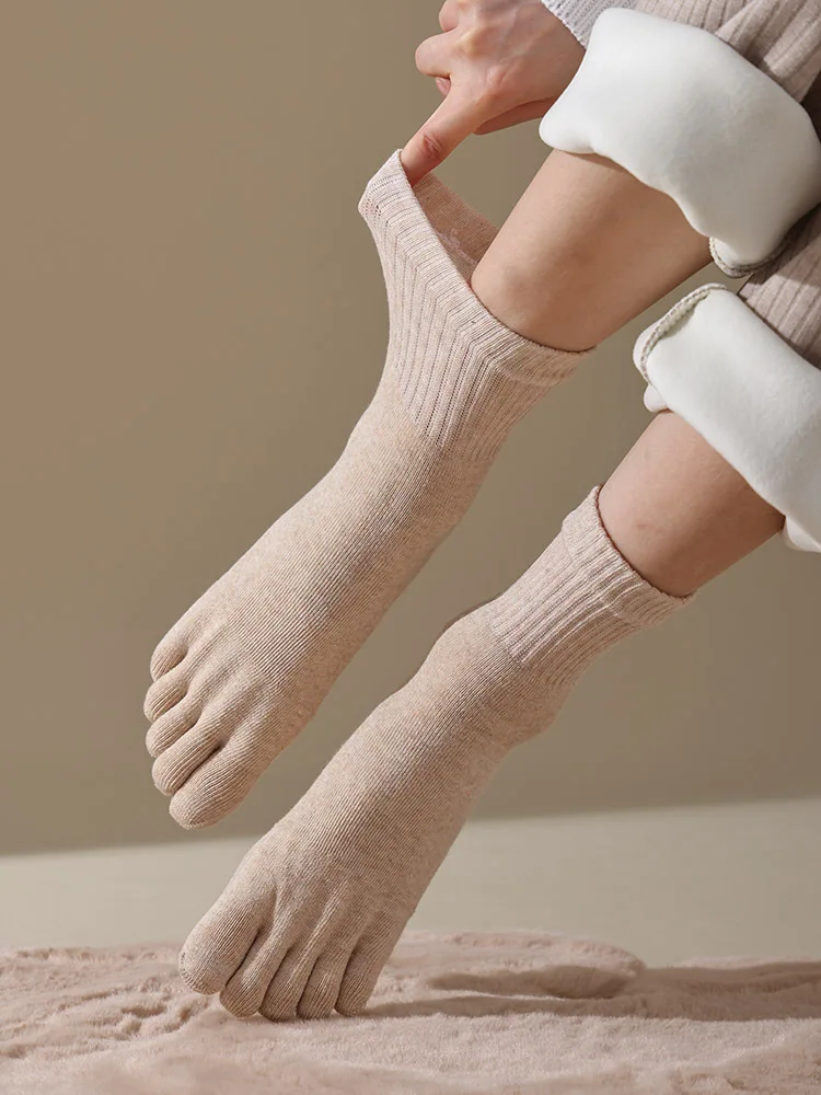 1 Paar Winter-Socken mit dicken Zehen für Damen, Baumwolle, solide, atmungsaktiv, warmer Boden, schlafender Frottee gegen kalten Schnee, lose Fünf-Finger-Socken – Detail 14
