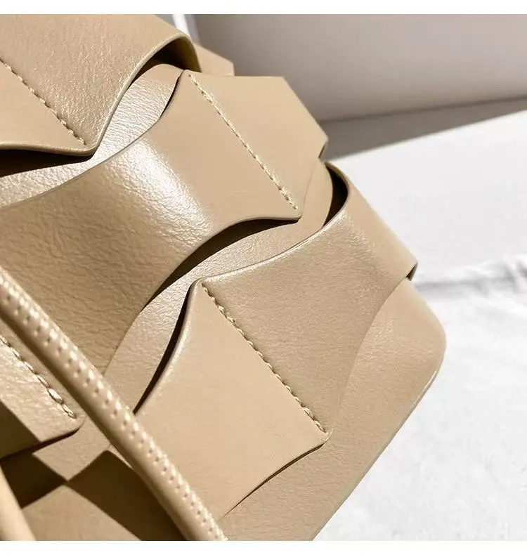 

High Quality Textured Bucket Bag Fashion Pleated Wave Drawstring Casual Bag Women Handbag Lady Purse Shoulder Messenger Bag