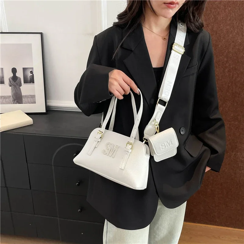 

Модная текстурированная кожаная сумка-мессенджер — элегантный ретро-кошелек с регулируемым плечевым ремнем и вместительным интерьером