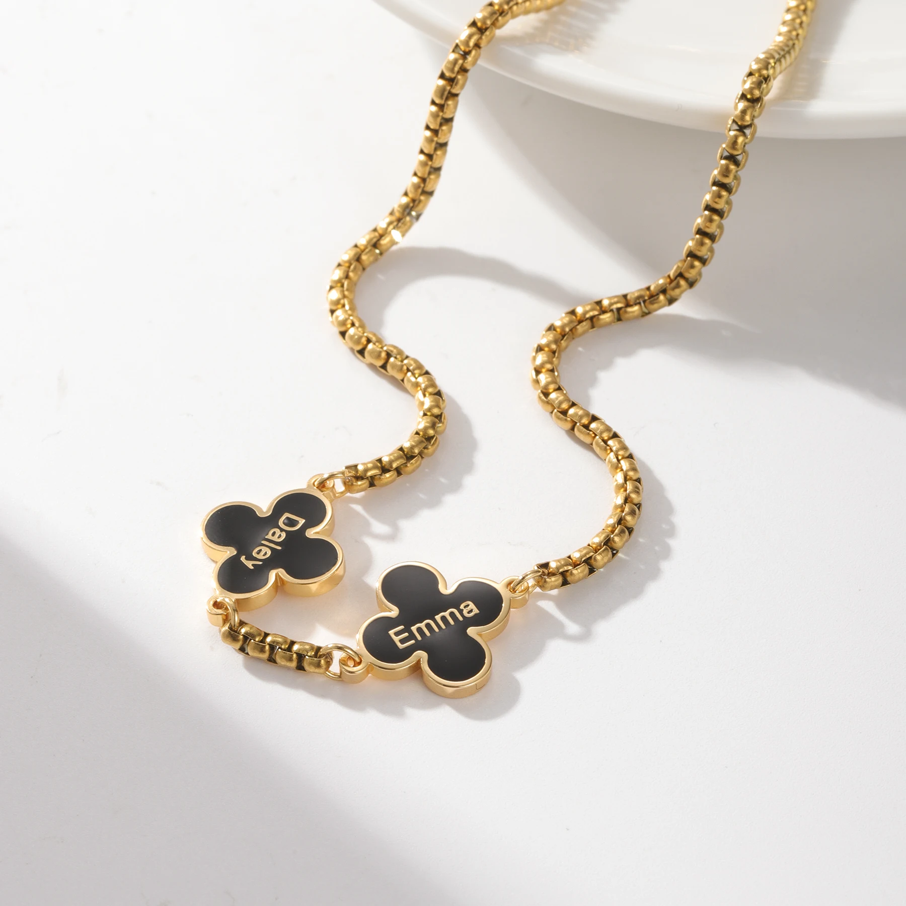 HY Custom Clover initial Letter Necklace With 18K Gold Plated Clover Name Necklace Unique Jewelry For Her Women Christmas Gift