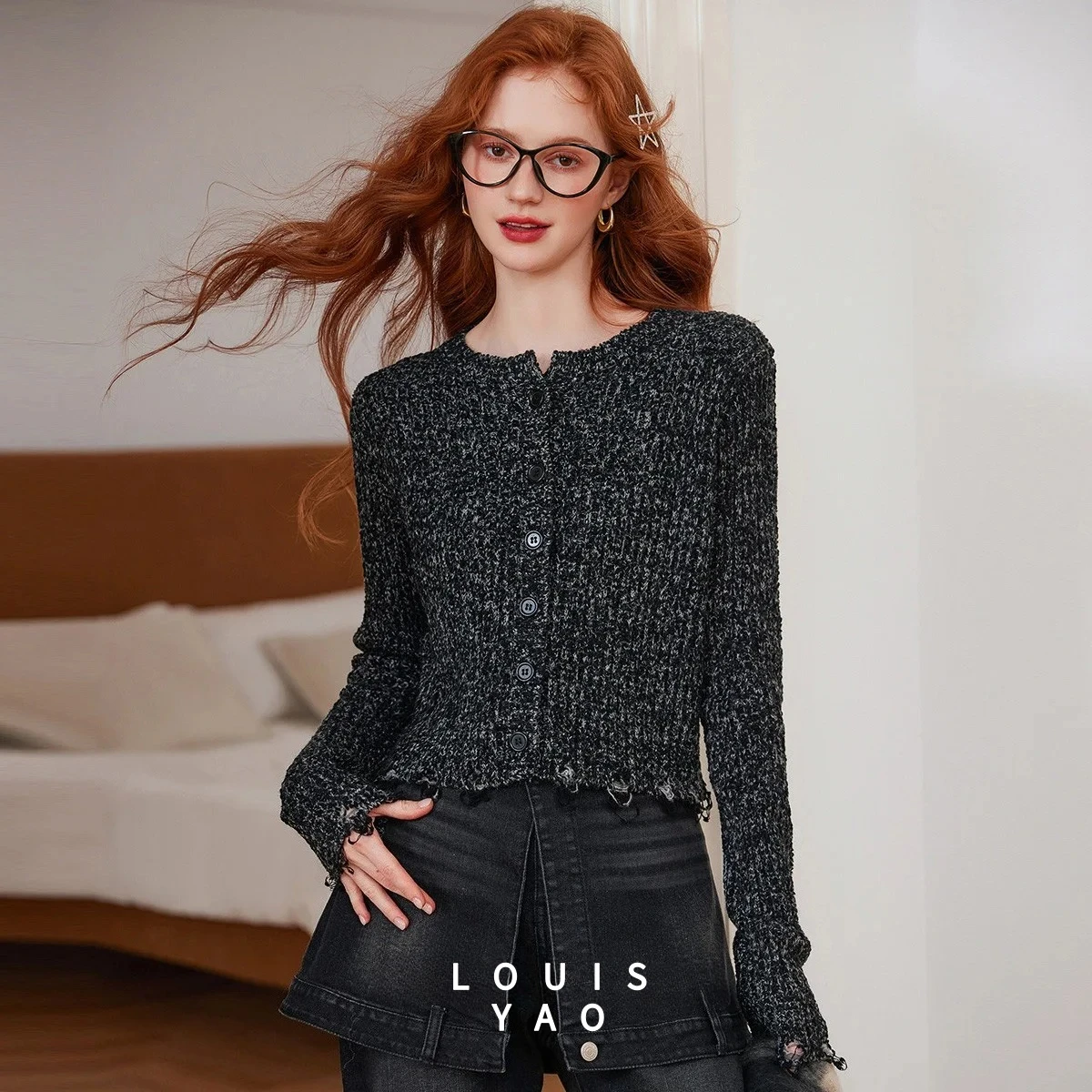 

LOUISYAO Slim-Fit Knitted Cardigan Jumpers 2025 Autumn Knit Top Fashionable Elegant Round Neck Slightly Stretch Women's Knitwear