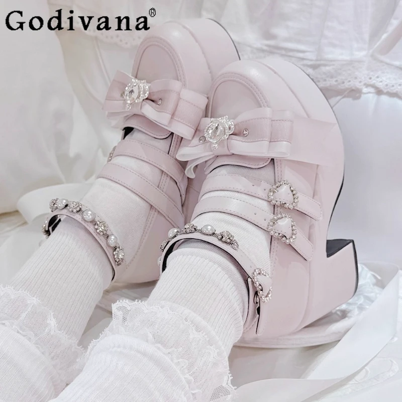 Zapato único Original de estilo japonés para mujer, zapatos de plataforma con brotes de Color blanco y negro, zapatos de tacón medio bonitos y dulces de Lolita