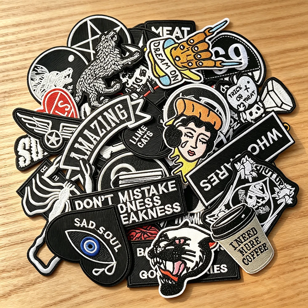 50Pcs/Lot Embroidered Patches Iron On Sew On Appliques Cool Wolf Pattern Decor for Jackets Backpacks Jeans Clothing mend modify