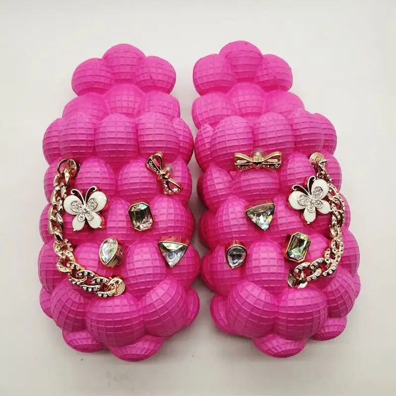 Hot Bubble Slippers With Charms Girl Rhinestone Pendant Designer Bubble Slides Ladies Flat Women Bubble Sandals Shoes Luxury